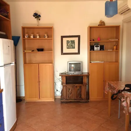 Airport-Taxi-Marina-Pool-Air Cond-Sheets&Linen-Washmaschine-All Included Apartment