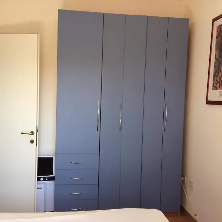 Apartment Airport-Taxi-Marina-Pool-Air Cond-Sheets&Linen-Washmaschine-All Included *